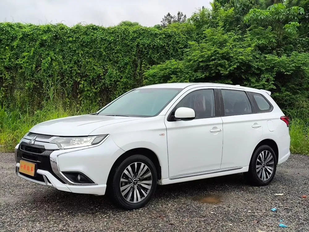 Mitsubishi Outlander, 2021