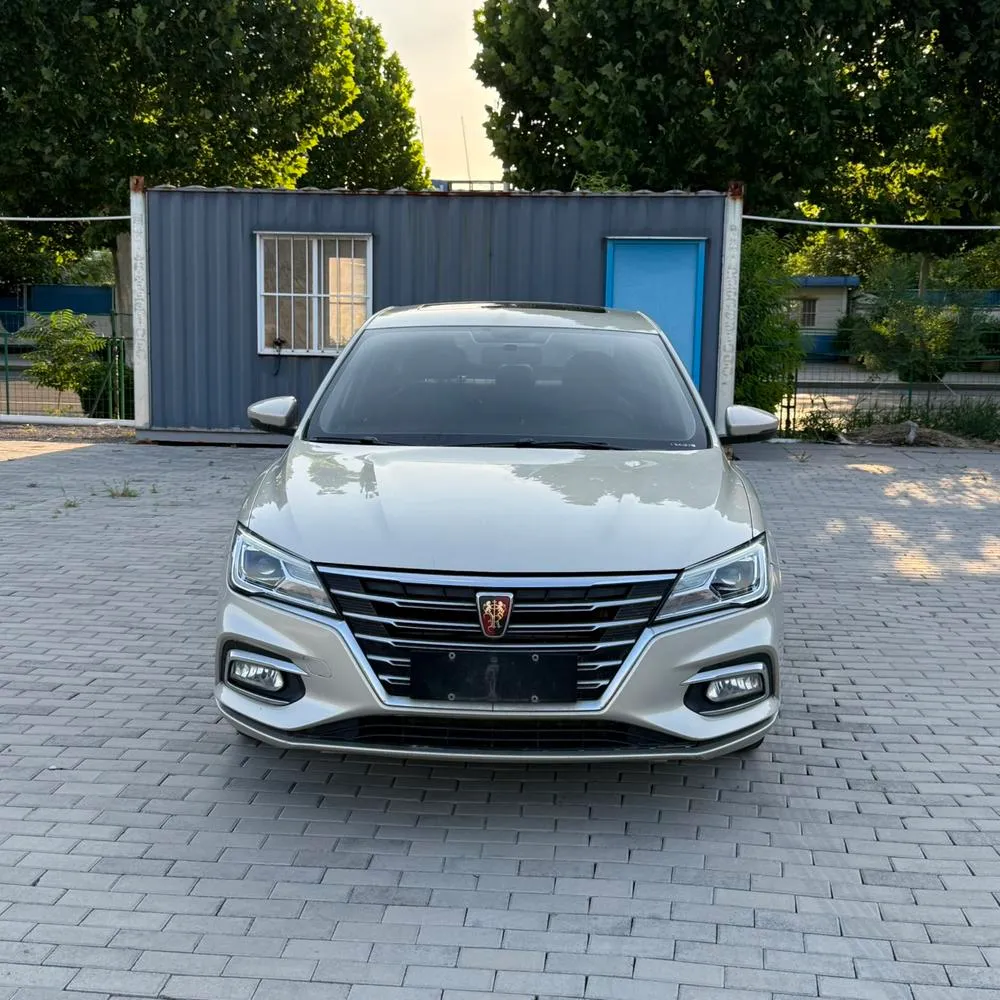 Roewe i5 1.5L Manual 4G Connected Edition CN5, 2019 — фото 1