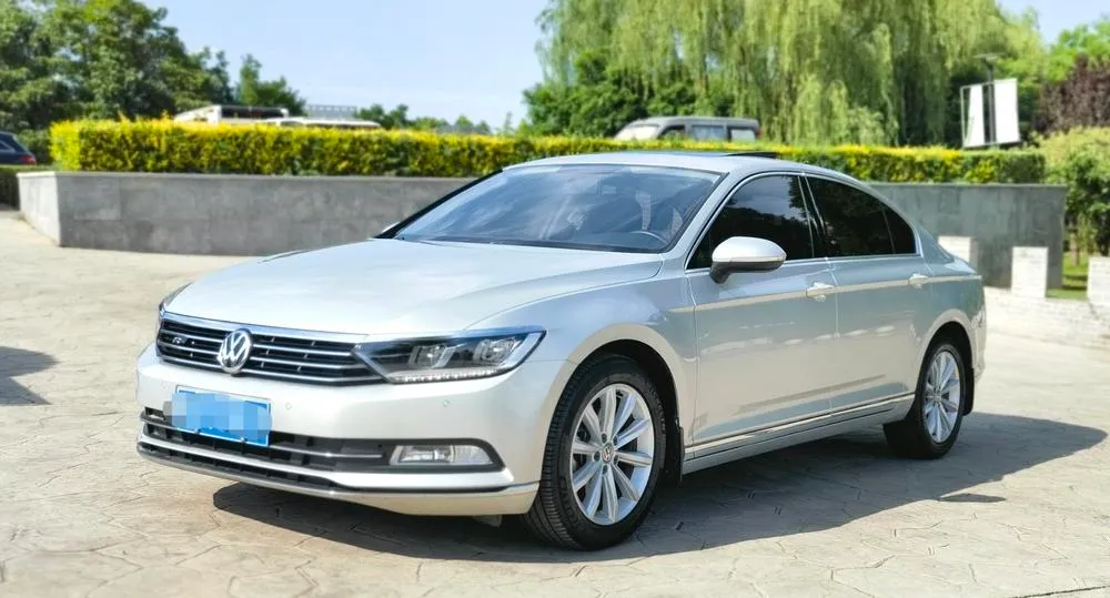 Volkswagen Magotan 330TSI DSG Leading Version CN6, 2019 — фото 1