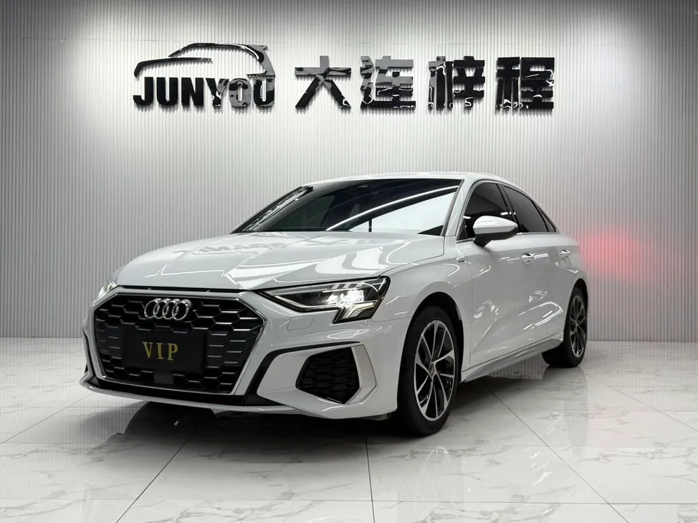 Audi A3 A3L Limousine 35 TFSI Sport Version, 2022 — фото 1