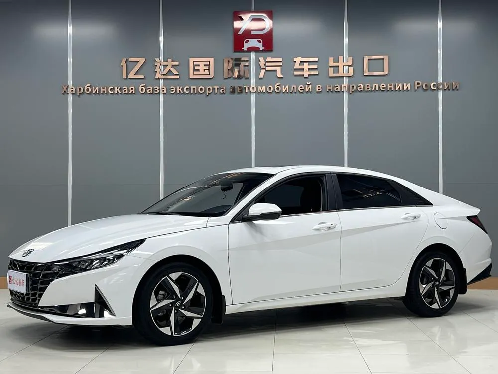Hyundai Elantra 1.5L CVT LUX Premium Edition, 2022 — фото 1