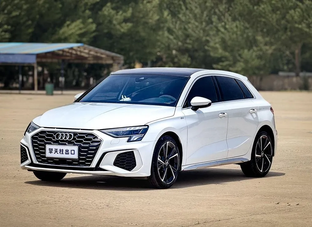 Audi A3 Sportback 35 TFSI Fashion Sport Version, 2023 — фото 1