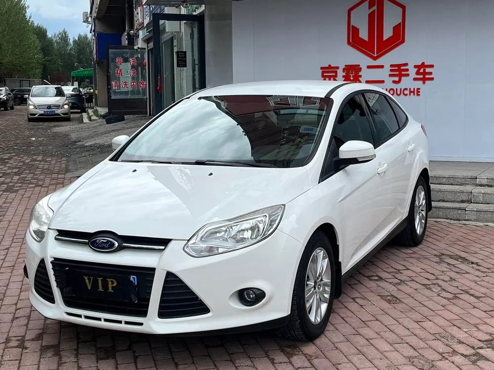 Ford Focus Sedan 1.6L Auto Comfort Version, 2012 — фото 1