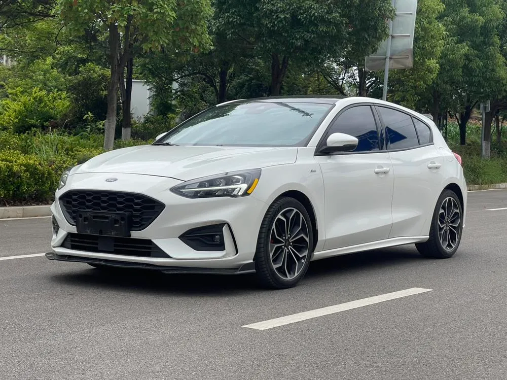 Ford Focus Hatchback EcoBoost 180 Auto ST Line, 2021 — фото 1