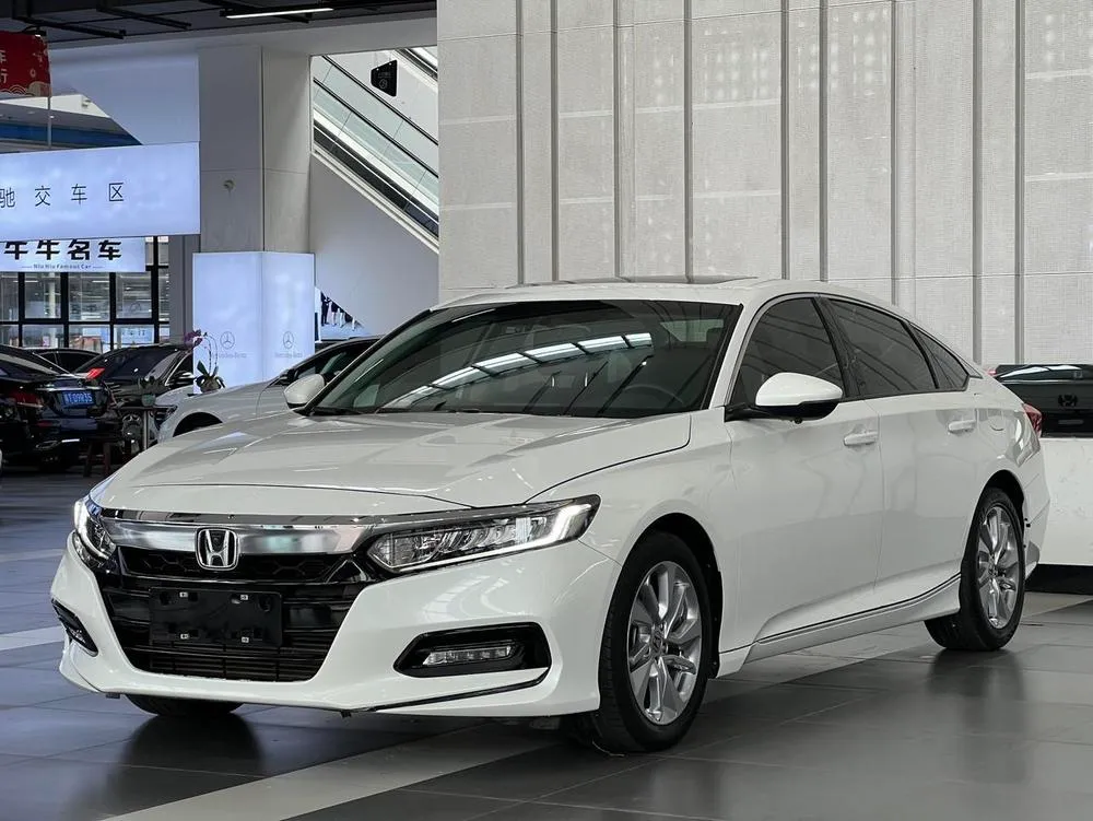 Honda Accord 260TURBO Elite Edition CN6, 2018 — фото 1