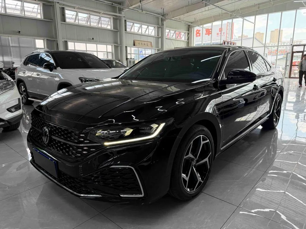 Volkswagen Passat Facelift 280TSI Business Edition, 2023 — фото 1