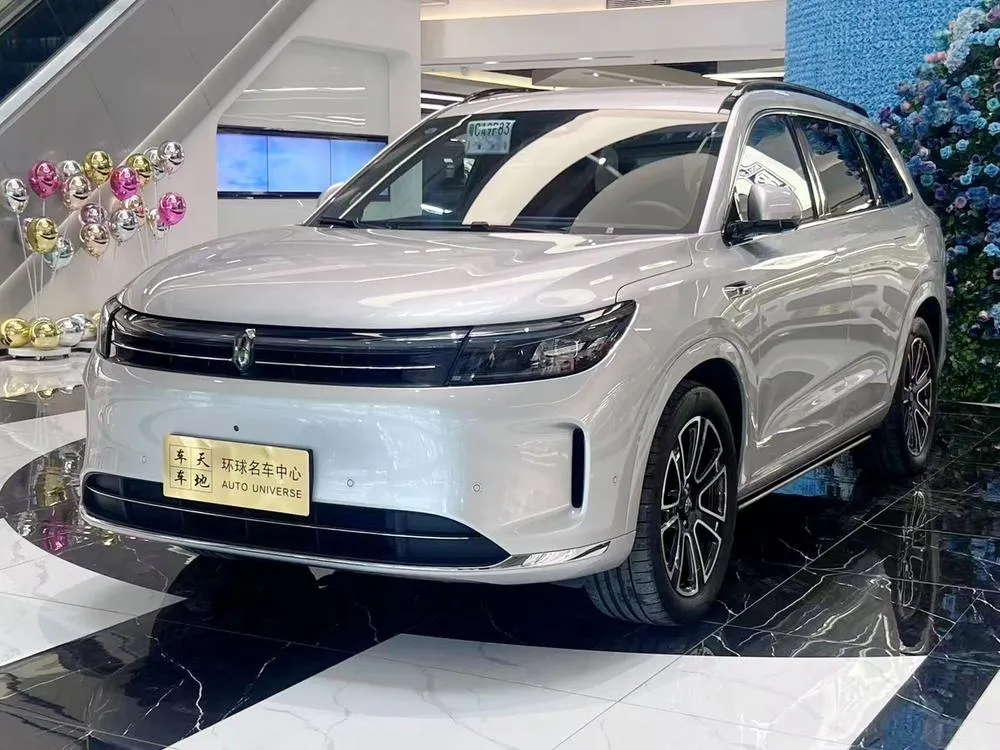 AITO M7 Pro 5-Seater 4WD Smart Drive Edition, 2024 — фото 1
