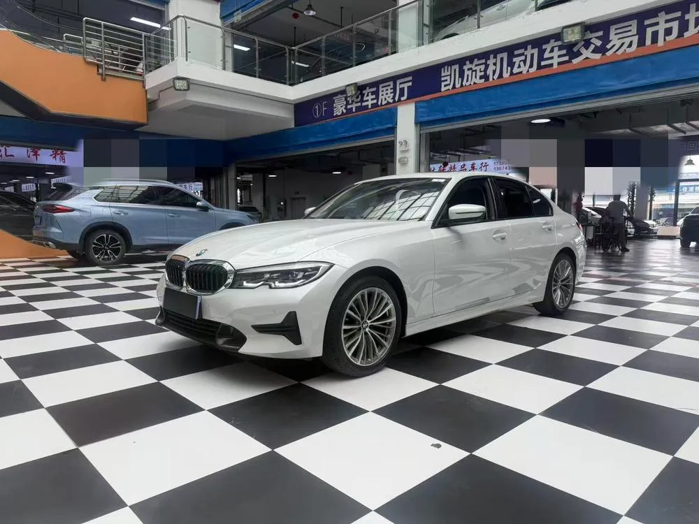 BMW 3-Series, 2022