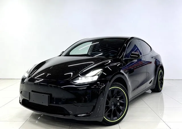 Tesla Model Y, 2022