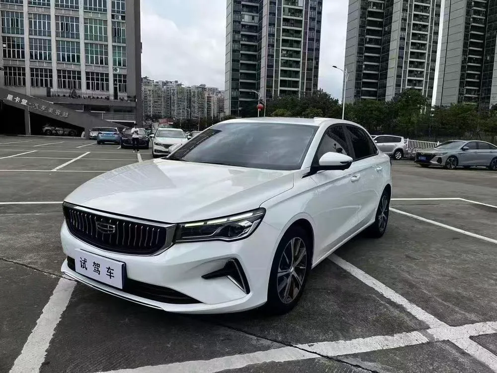 Geely Emgrand 4 1.5L CVT Premium Version, 2022 — фото 1
