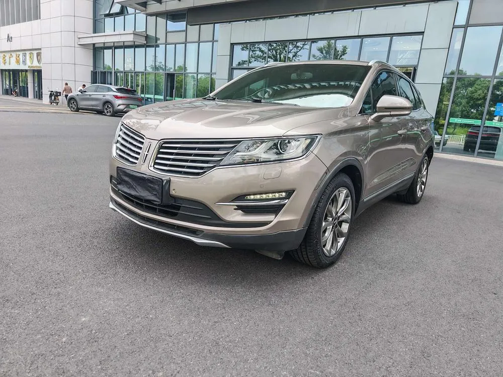 Lincoln MKC 2.0T 2WD Premium Edition, 2018 — фото 1