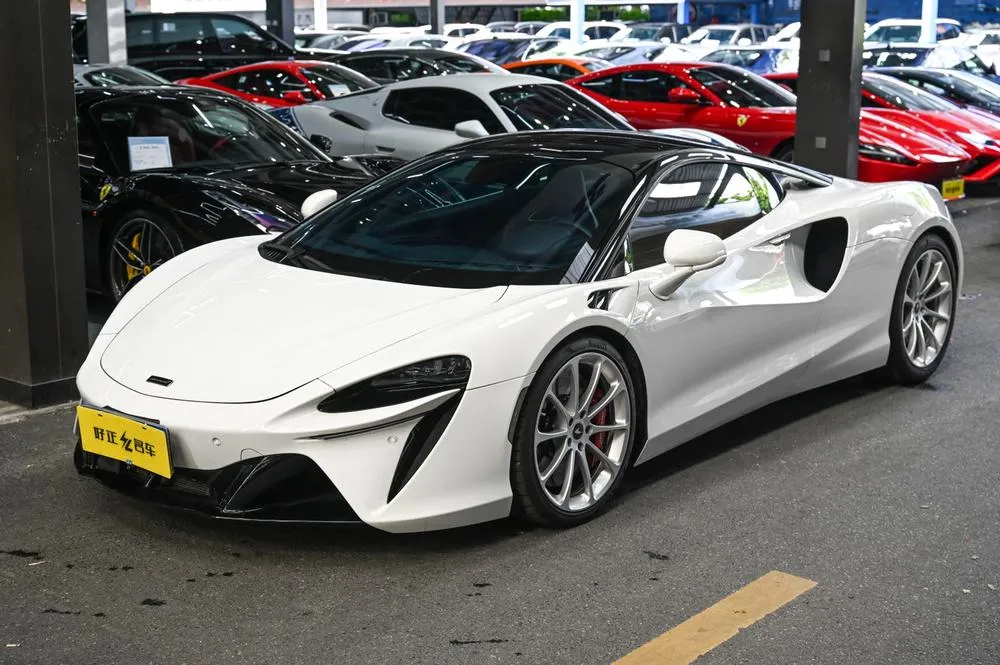 McLaren Artura, 2023