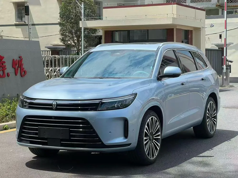 AITO M7 Plus 5-Seater RWD Edition, 2024 — фото 1