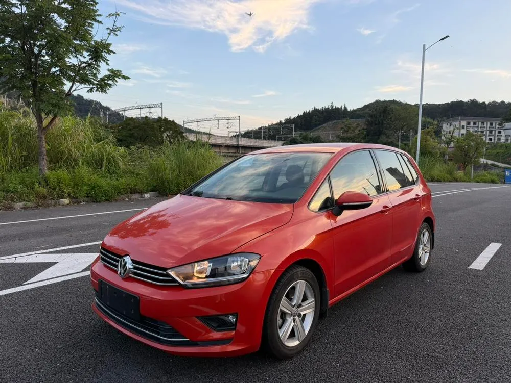 Volkswagen Golf Sportsvan 1.6L Auto Comfort Version, 2016 — фото 1