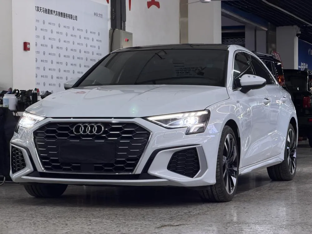 Audi A3 Facelift A3L Limousine 35 TFSI Fashion Sport Version, 2023 — фото 1