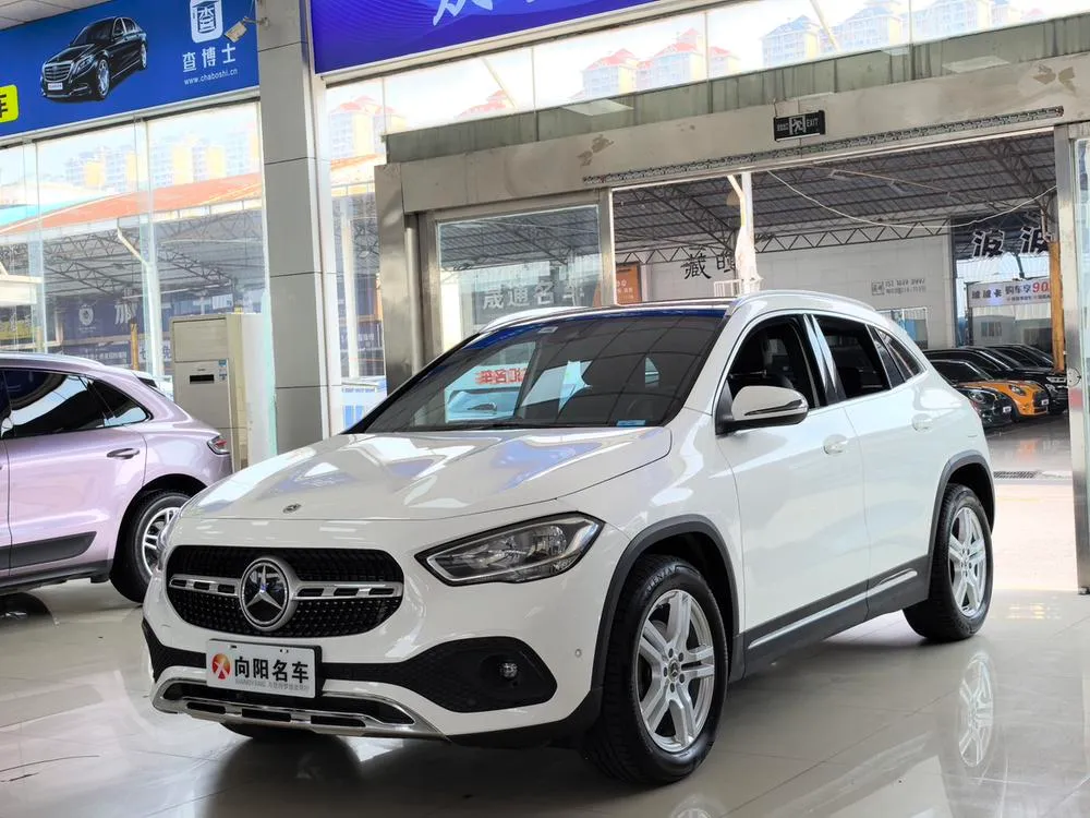 Mercedes-Benz GLA GLA 180, 2022 — фото 1