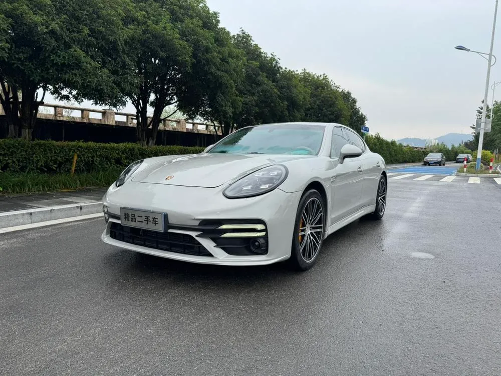 Porsche Panamera, 2010