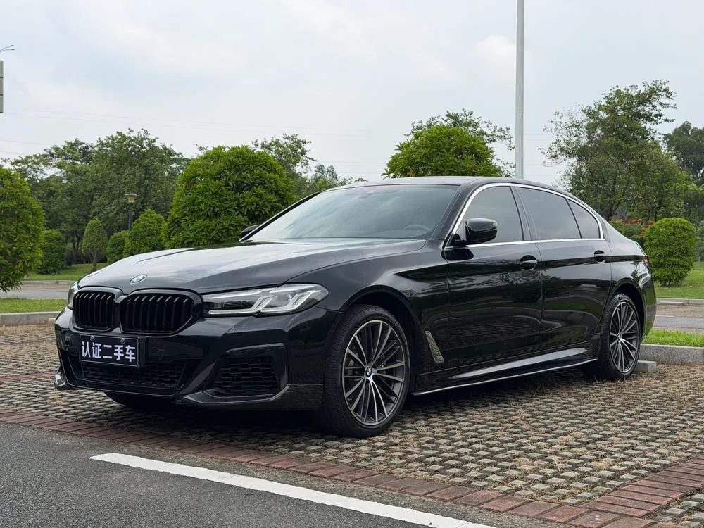 BMW 5-Series, 2022