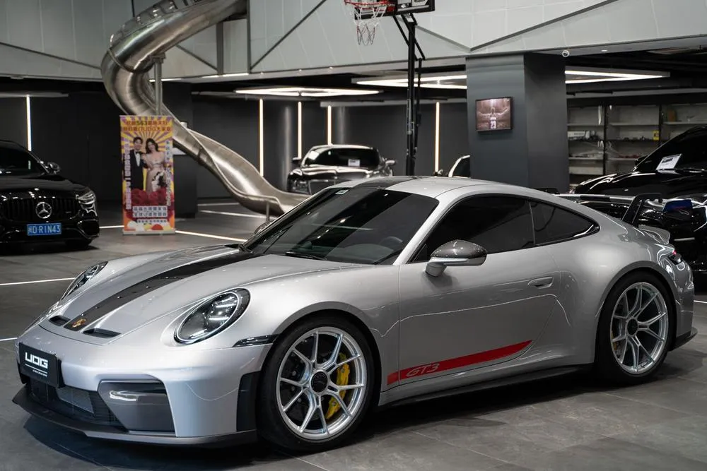 Porsche 911, 2025