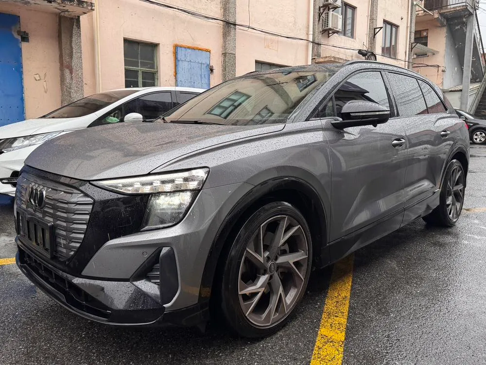 Audi Q5 e-tron 40 e-tron Version, 2022 — фото 1