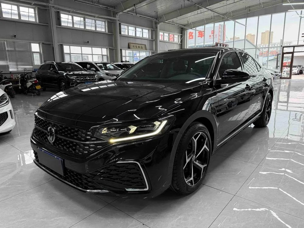 Volkswagen Passat Facelift 280TSI Business Edition, 2023 — фото 1
