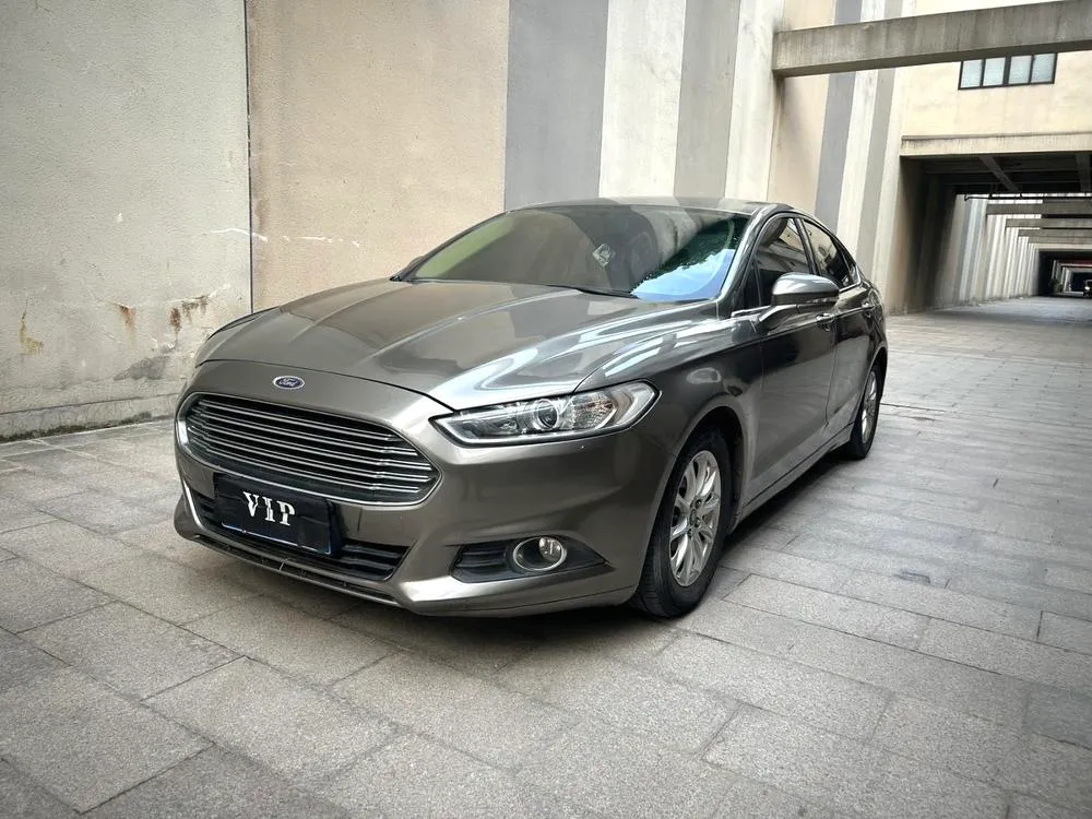 Ford Mondeo 1.5L GTDi180 Comfort Version, 2013 — фото 1
