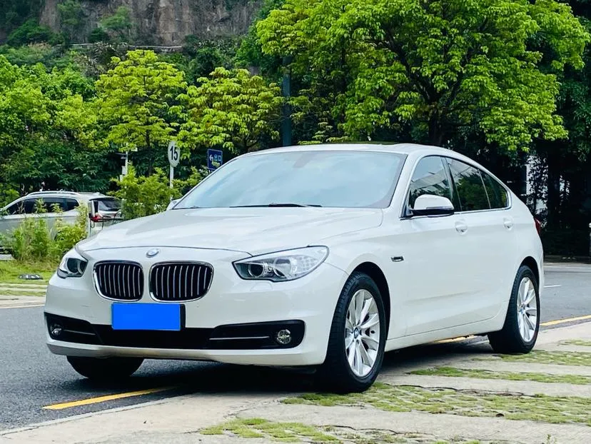 BMW 5-Series GT 528i Leading Version, 2015 — фото 1