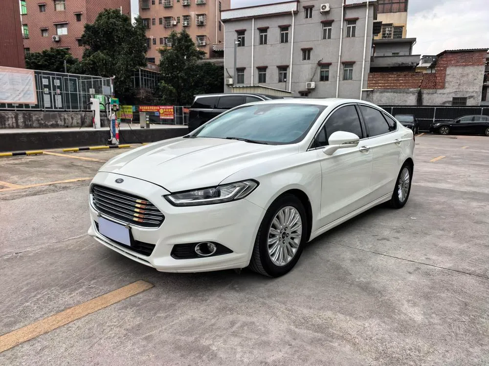Ford Mondeo 2.0L GTDi200 Luxury Version, 2013 — фото 1