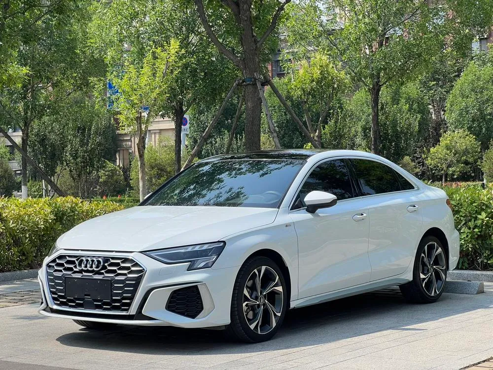 Audi A3 A3L Limousine 35 TFSI Luxury Sport Version, 2022 — фото 1