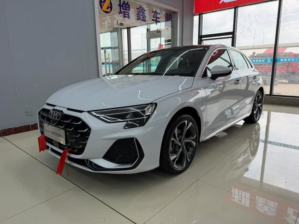 Audi A3 Sportback 35 TFSI Rush Prestige Version, 2026 — фото 1