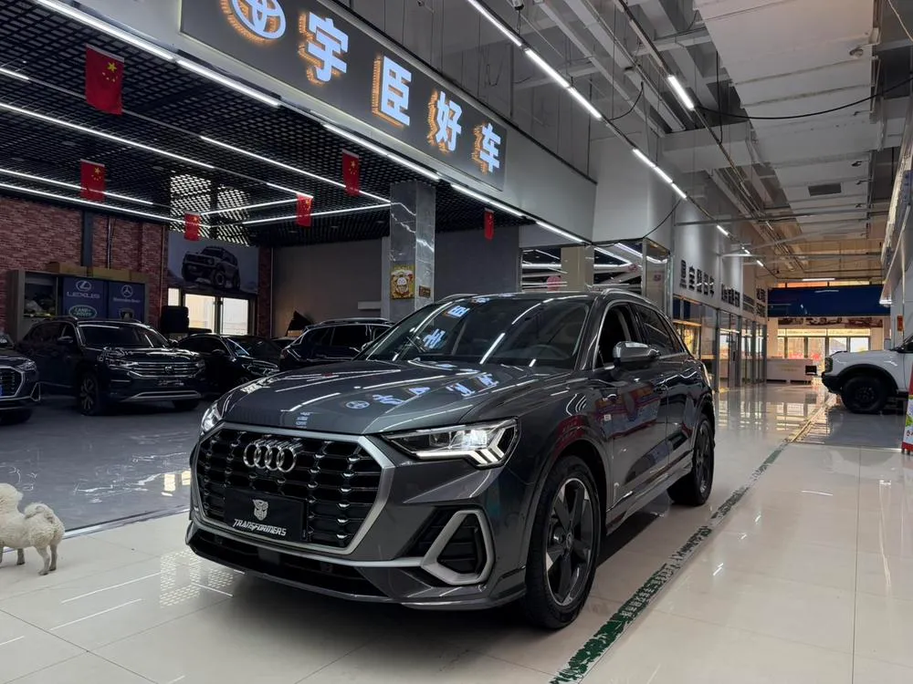 Audi Q3, 2022