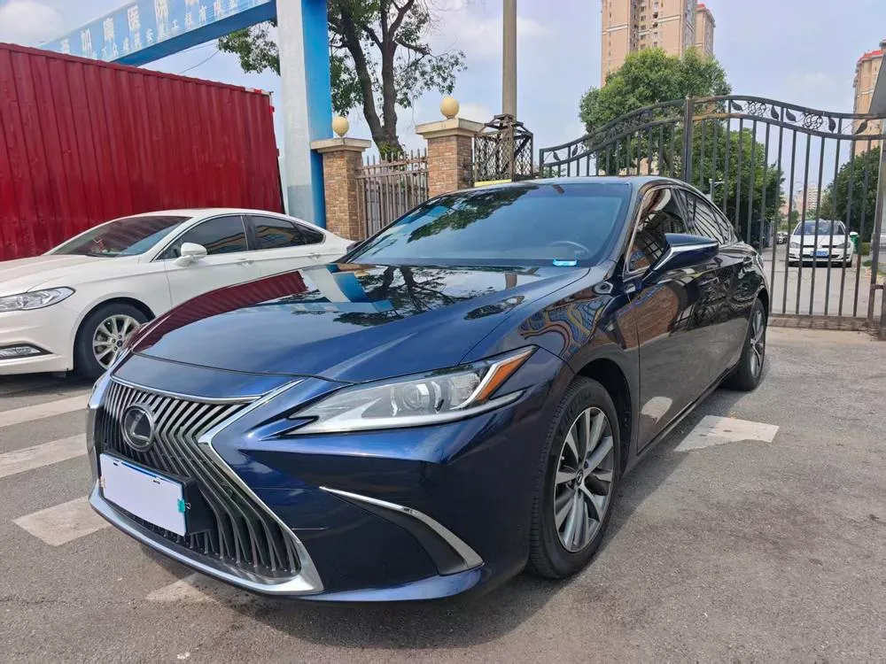 Lexus ES, 2020