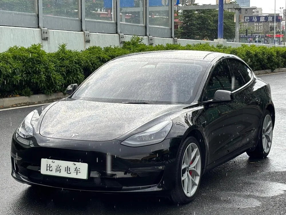 Tesla Model 3, 2022