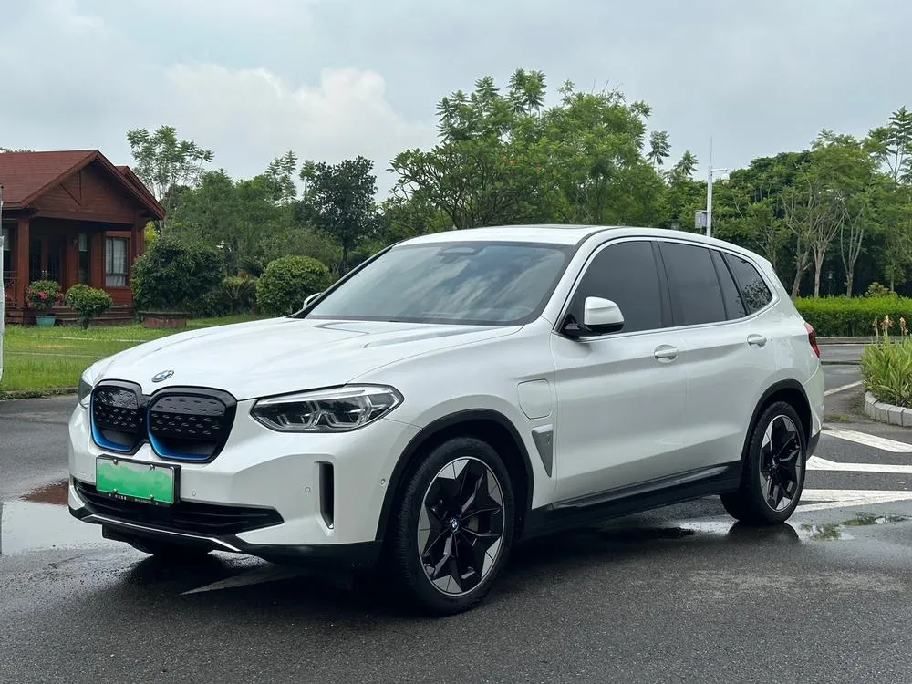 BMW iX3, 2021