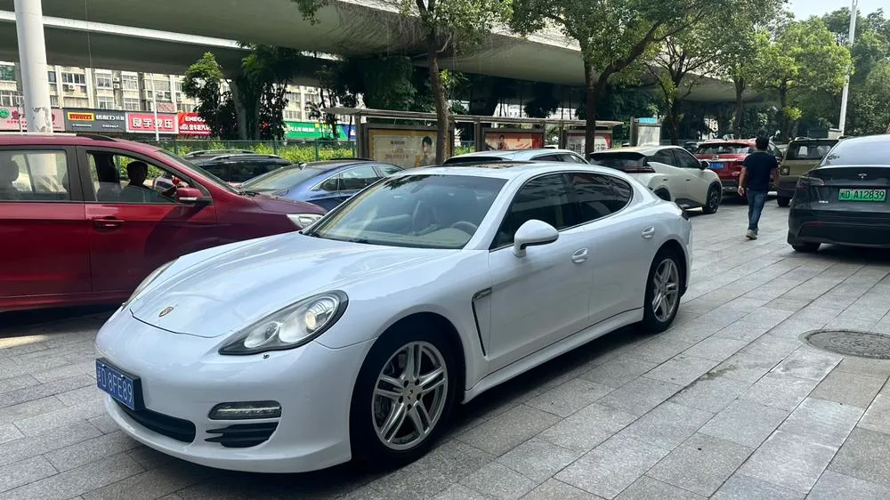 Porsche Panamera, 2010