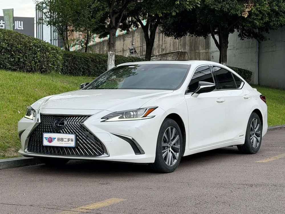 Lexus ES, 2020