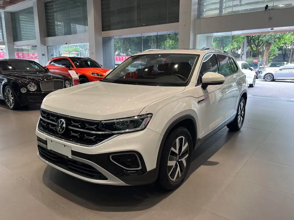 Volkswagen Tayron 280TSI 2WD Luxury Plus Edition, 2023 — фото 1