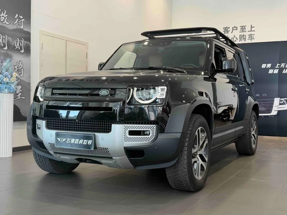 Land Rover Defender 110 3.0T P400 Black Special Edition, 2024 — фото 1