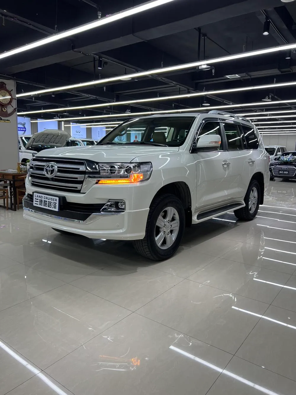 Toyota Land Cruiser (Import), 2016