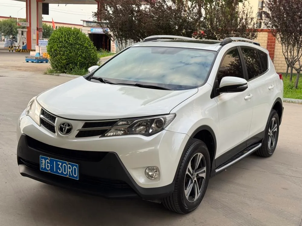 Toyota RAV4 2.0L CVT 2WD Style Edition, 2015 — фото 1