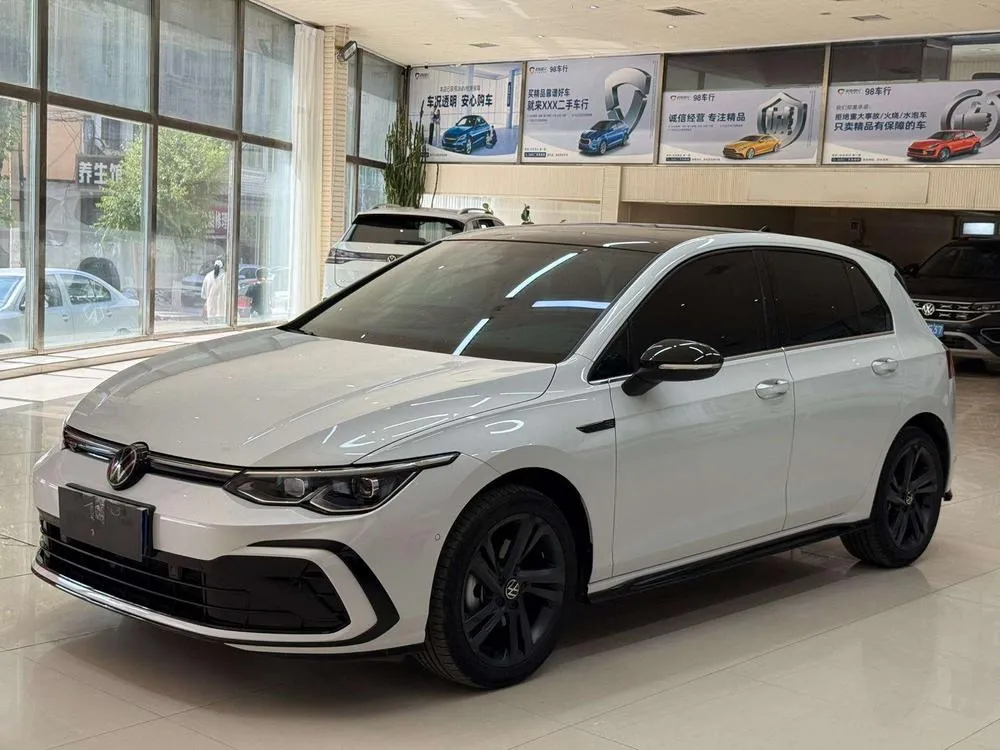Volkswagen Golf, 2023