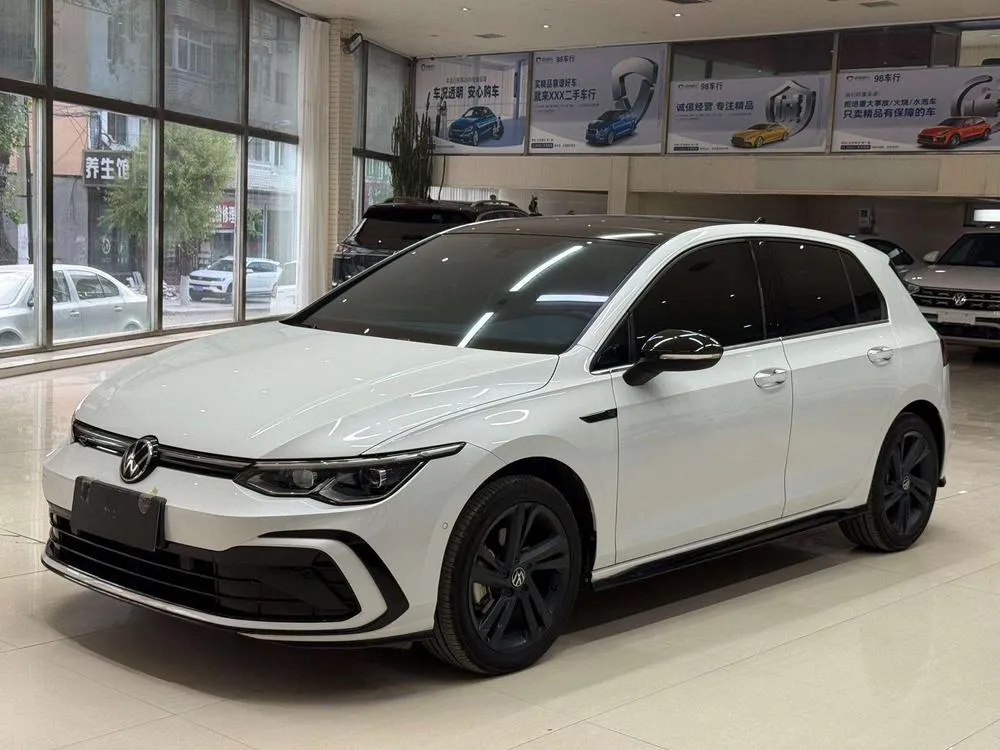 Volkswagen Golf, 2023