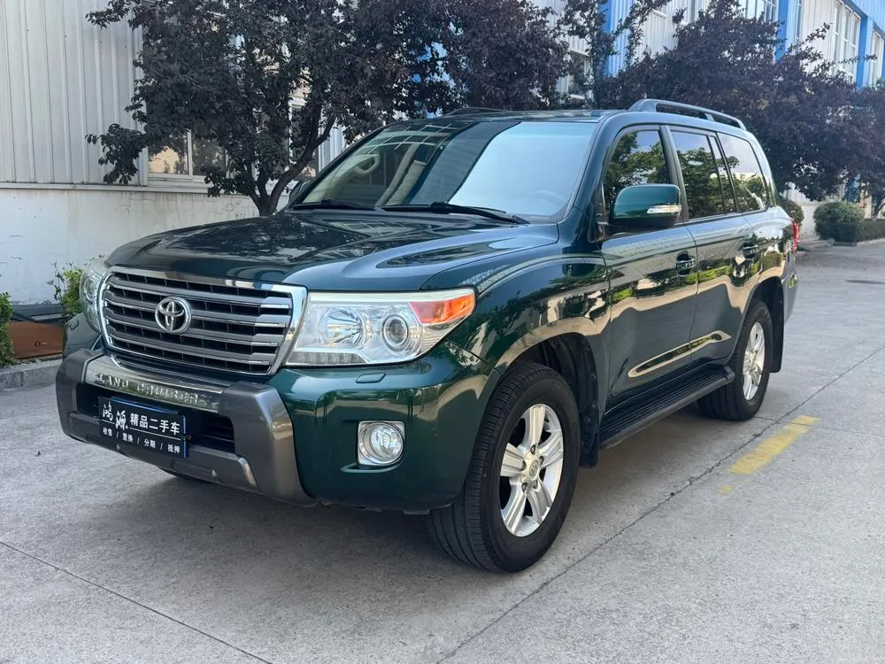 Toyota Land Cruiser 4.0L Auto VX, 2012 — фото 1