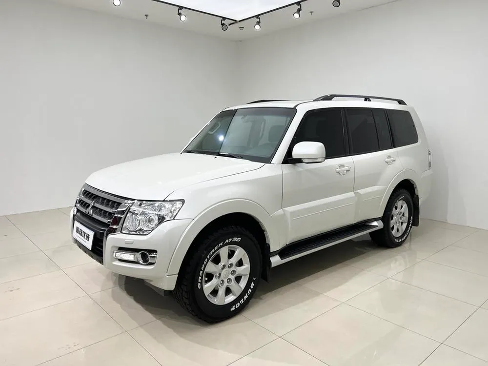 Mitsubishi Pajero (Import), 2018