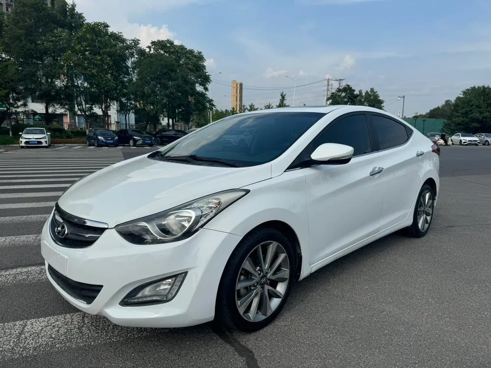 Hyundai Elantra Langdong 1.6L Auto Leading Version, 2013 — фото 1