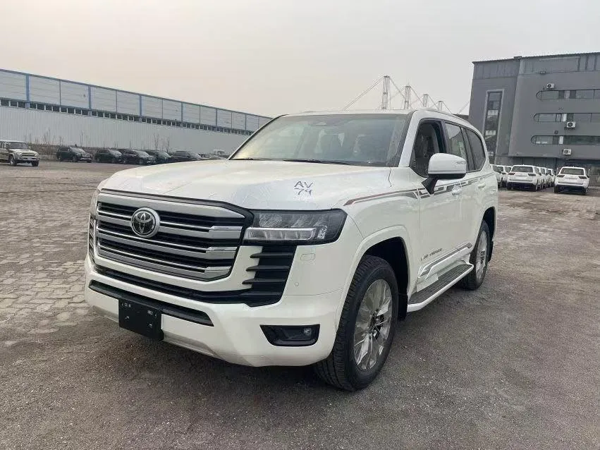 Toyota Land Cruiser (Import), 2026