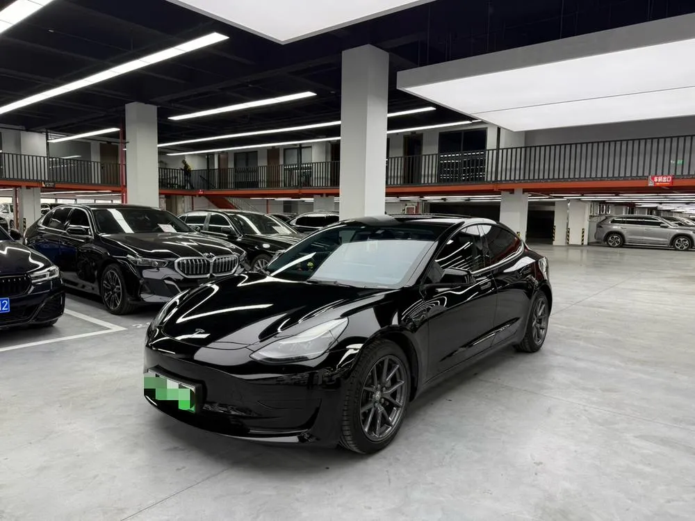 Tesla Model 3, 2022
