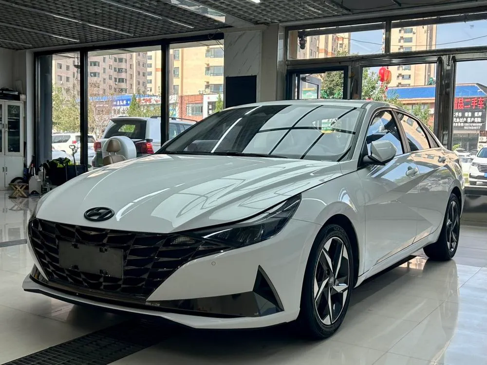 Hyundai Elantra, 2022