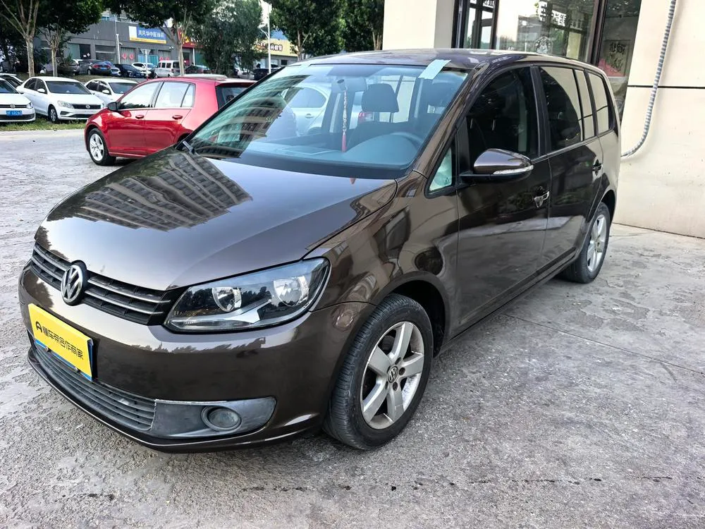 Volkswagen Touran, 2013