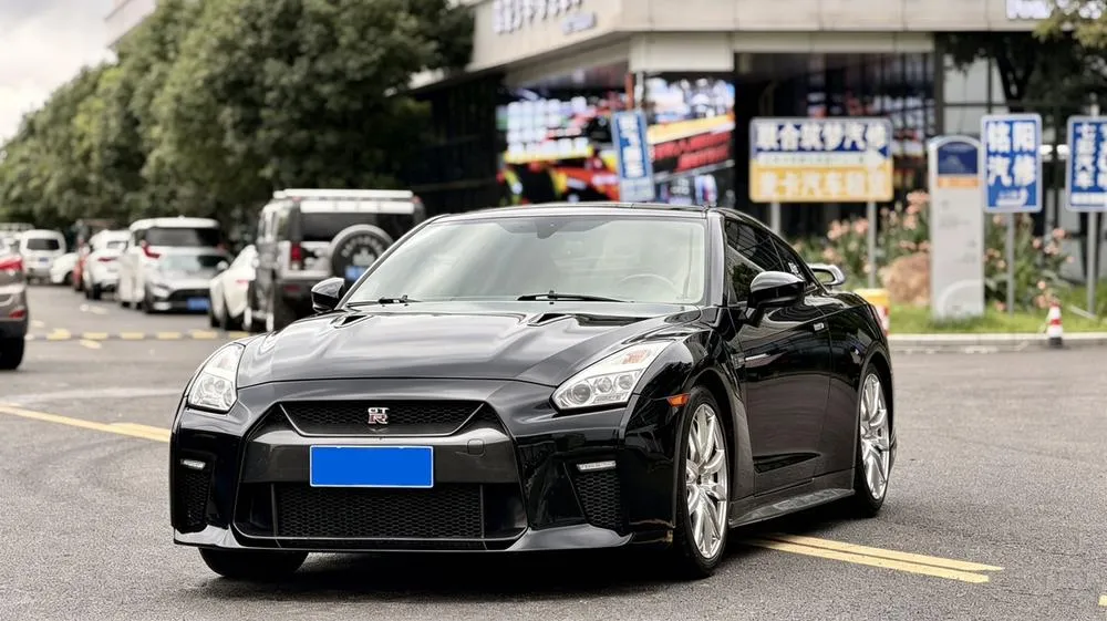 Nissan GT-R, 2010